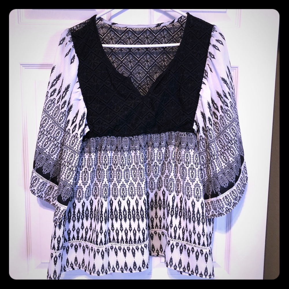 Black & White Blouse Size Large